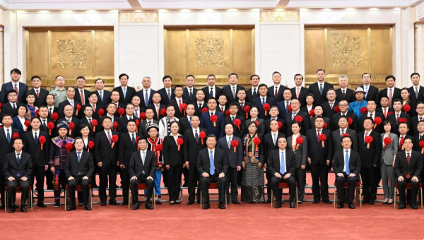 Xi meets representatives to meeting on handling public complaints