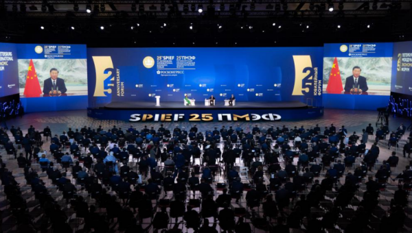 Chinese president addresses 25th St. Petersburg International Economic Forum