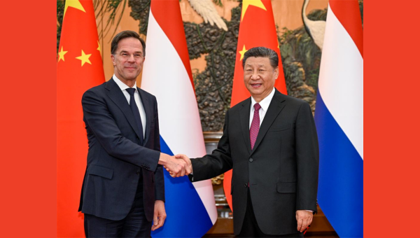 Xi meets Dutch PM in Beijing