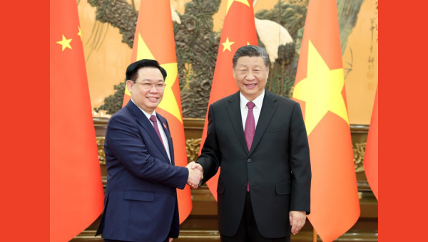 Xi meets National Assembly of Vietnam chairman, urges strong sense of community with shared future