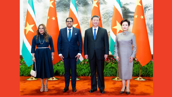 Xi holds talks with Surinamese president