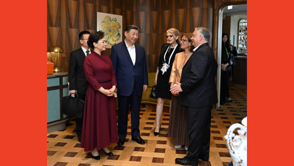 Xi attends farewell event held by Hungarian PM Orban