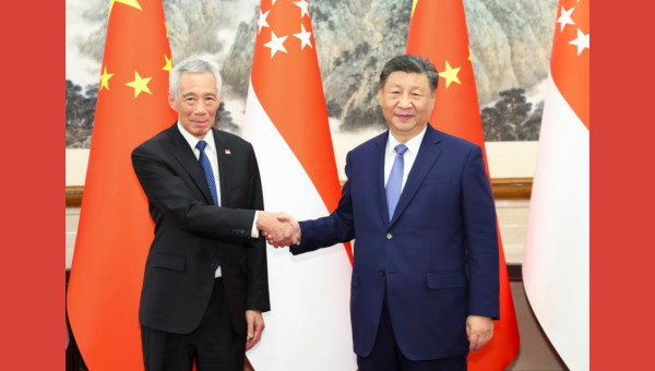 Xi meets Lee Hsien Loong, calling for enhanced cooperation