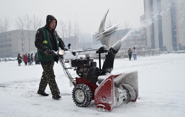 Snow blankets Shanxi University campus