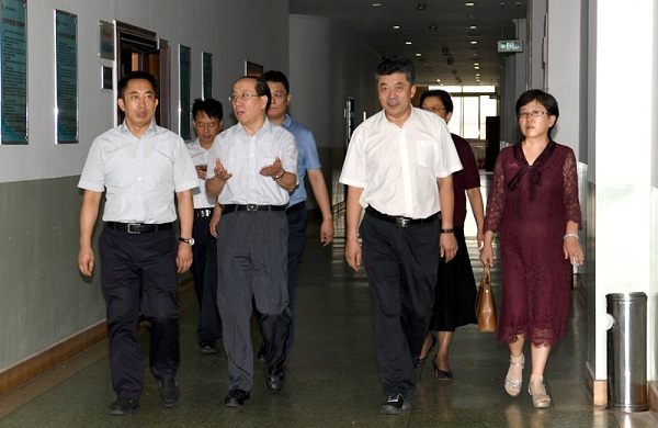 Li Xinchun inspects Shanxi University