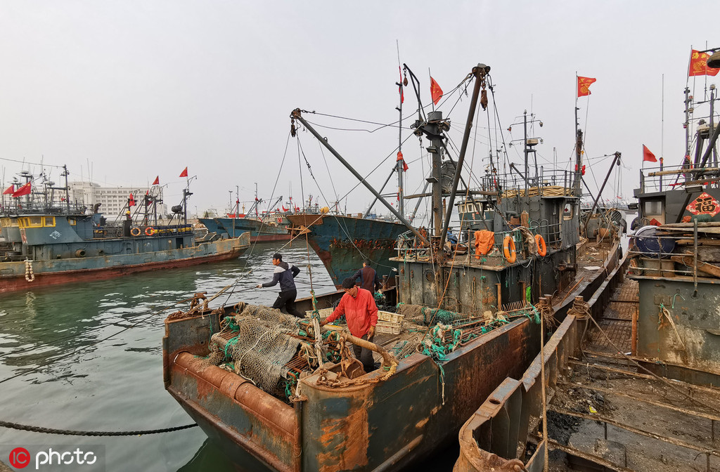 China imposes summer fishing ban