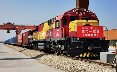 China-Europe freight trains boost land-sea intermodal transportation in Xiamen