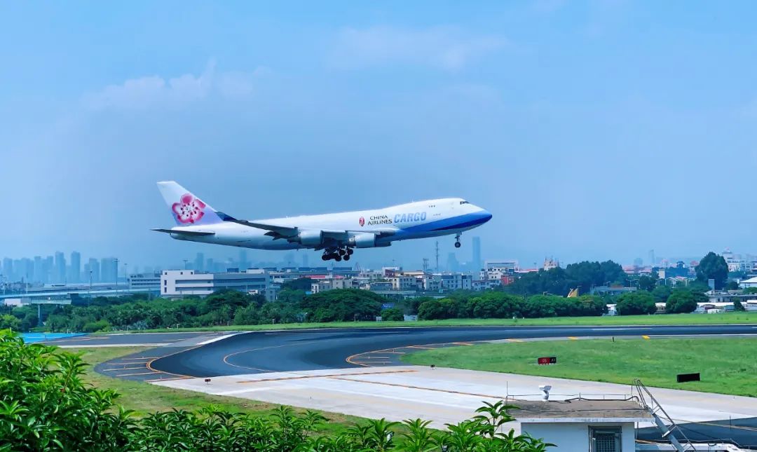Xiamen's first quarter air cargo volume surges to five-year high