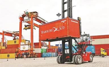 World's 1st remotely-controlled electric empty container handler deployed in Xiamen FTZ