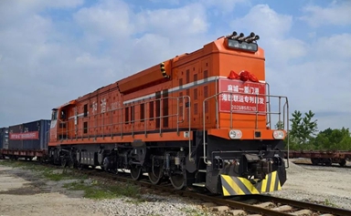 First stone product rail-sea intermodal route launched from Hubei to Xiamen