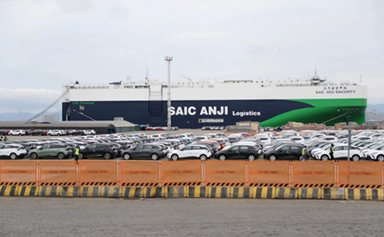 Largest LNG-powered car carrier sets sail from Xiamen