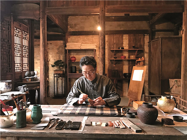 Guarding lacquerware's lustrous legacy