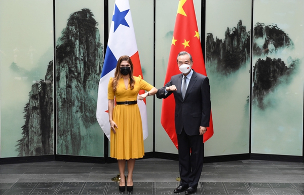 FM stresses mutual respect with Panamanian counterpart