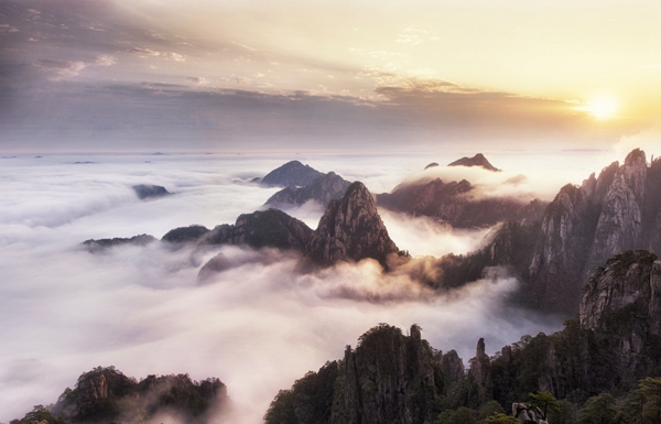 Huangshan Mountain's tourism gets back to business