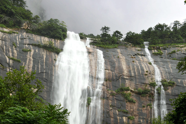 Baizhang Waterfall