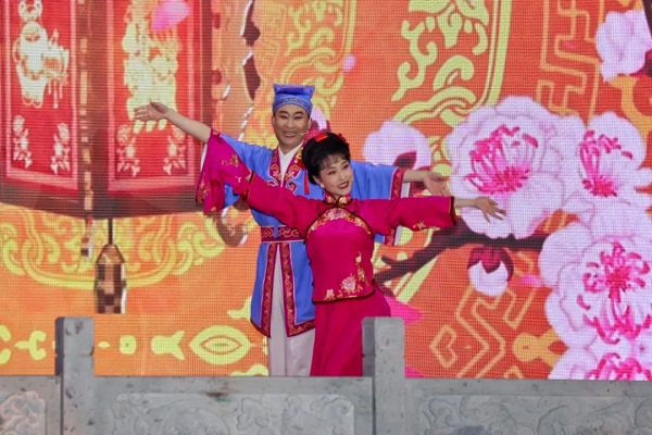 Fun activities celebrate Lantern Festival in Huangshan