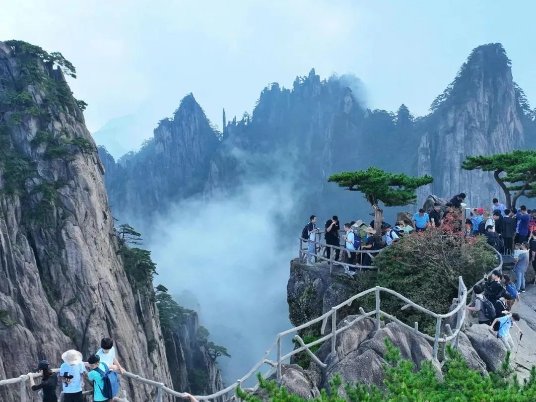 Hello, Europe: Greetings from Huangshan!