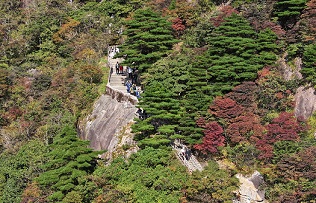 Mount Huangshan tourism development balances ecology conservation