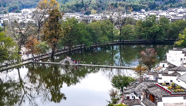 Optimized visa-free policy sets off tourism boom in Huangshan