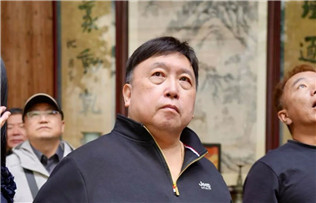 Hong Kong film legend Wong Jing visits Huangshan