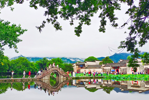 Huangshan city rides Dragon Boat Festival tourism bonanza
