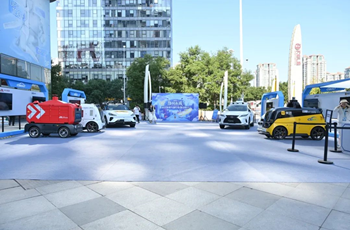 Beijing-Town autonomous driving encounters Beijing sub-center 