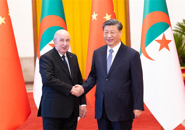 Xi holds talks with Algerian president-1_副本.jpg