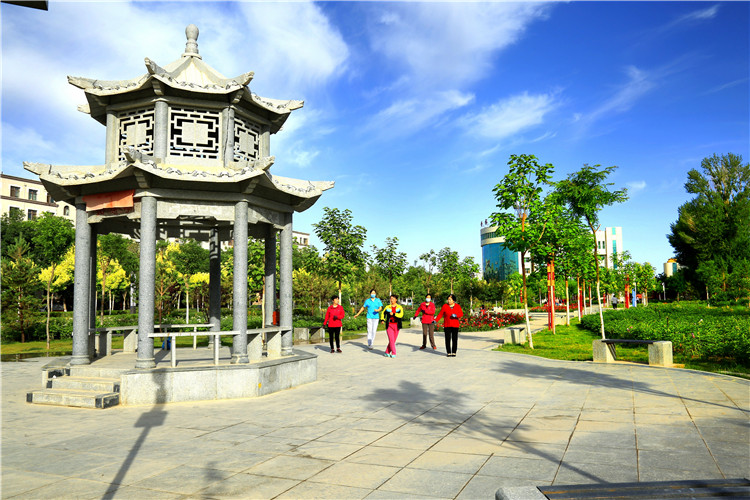 1666344330481006220.jpg 清晨如意苑的广场.jpg