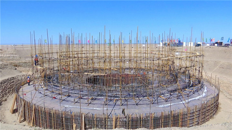 1666861694718018781.jpg 1.金塔中光太阳能“10万千瓦光热+60万千瓦光伏”项目建设现场.jpg