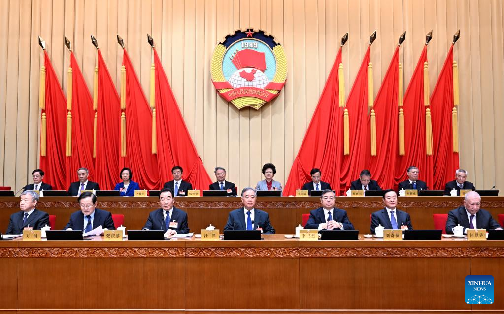 1101-CPPCC members discuss study of key Party congress.jpg