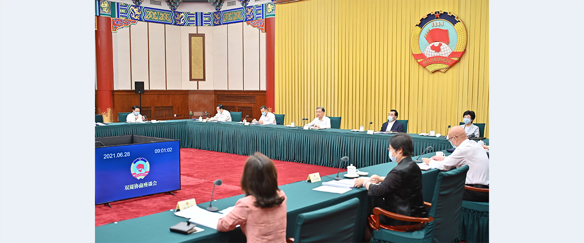 CPPCC members propose improving social assistance through legislation