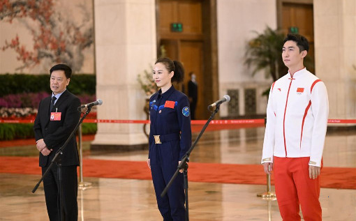 Delegates to 20th CPC National Congress attend interview in Beijing