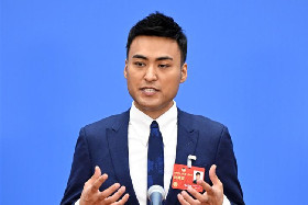Xinjiang CPPCC member wishes youth to take advantage of new media