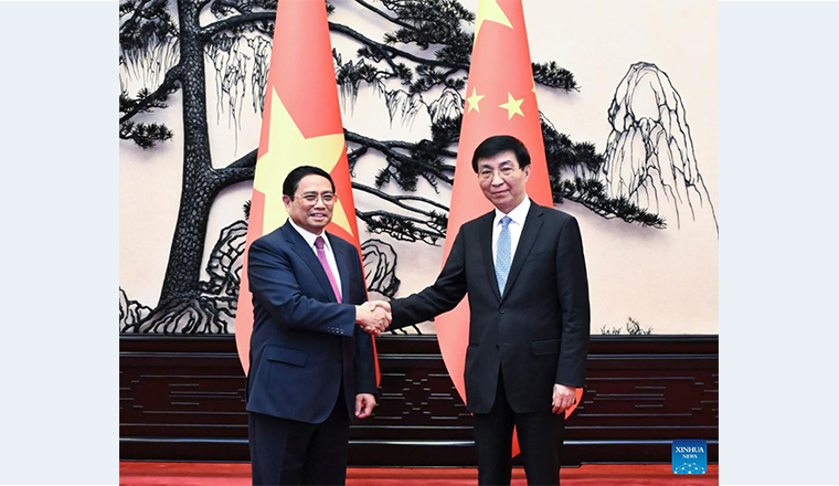 Wang Huning meets Vietnamese PM