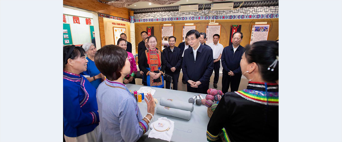 Wang Huning stresses forging strong sense of community for Chinese nation