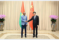 Wang Huning meets Burkina Faso's PM   