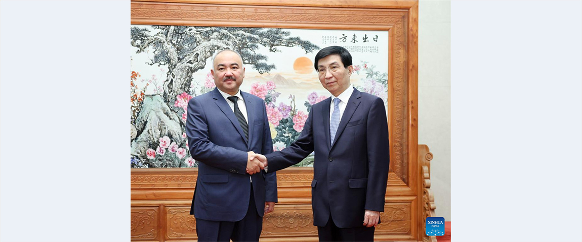 Wang Huning meets Kyrgyz parliament speaker