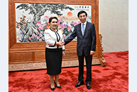 Wang Huning meets chairperson of Uzbekistan's senate