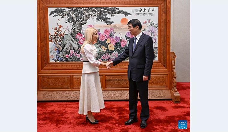 Wang Huning meets president of Cypriot House of Representatives