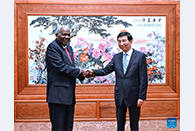 Wang Huning meets president of Cuba's National Assembly of People's Power