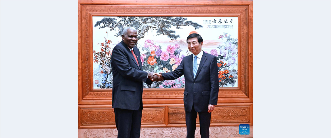 Wang Huning meets president of Cuba's National Assembly of People's Power