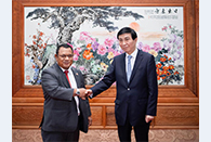 Wang Huning meets Nauru's parliament speaker