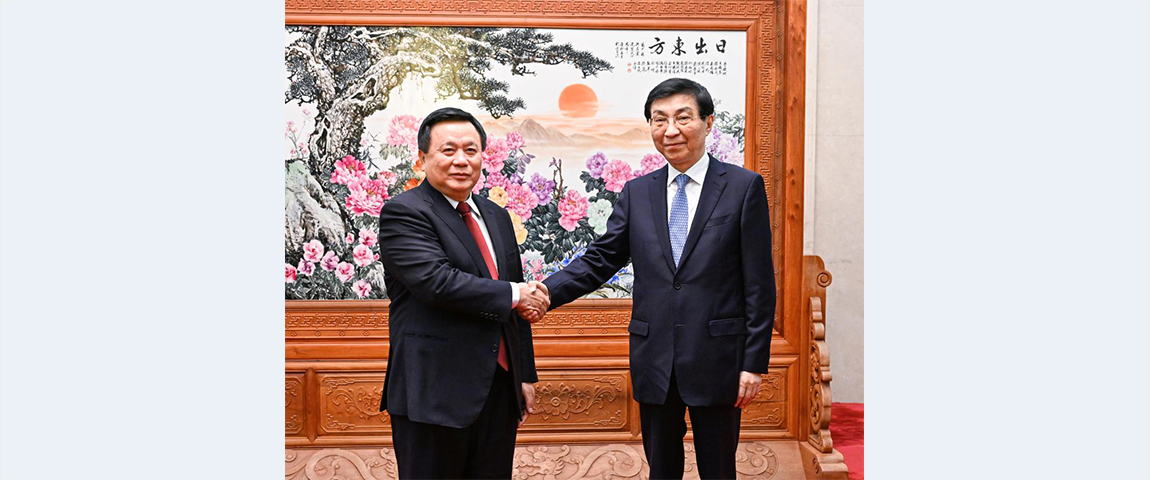 Wang Huning meets Vietnamese delegation