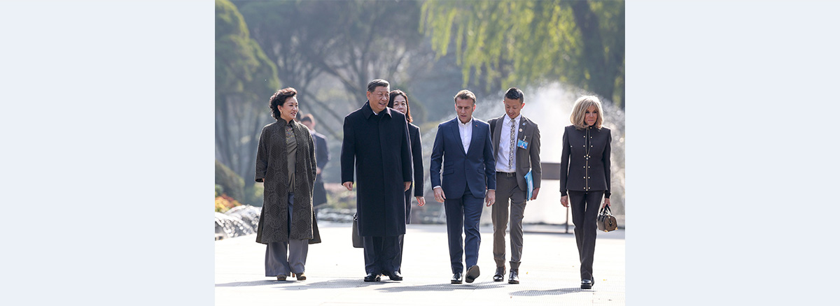 Xi, Macron have friendly exchanges in China's Chengdu