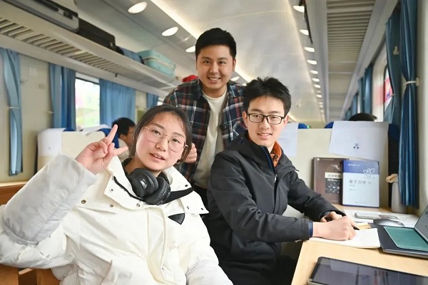 'Study trains' provide haven for passengers of all ages