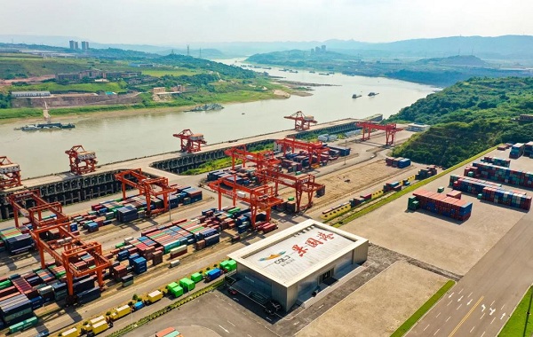 Sichuan, Chongqing port logistics titans join forces