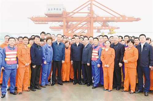 Premier Li Keqiang inspects Chongqing Guoyuan Port and Chongqing Light Rail Line 6