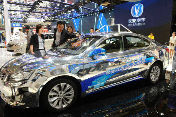 Chinese automakers charge to develop smart, connected cars