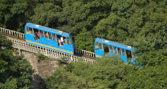 China's longest and steepest cable car back in business