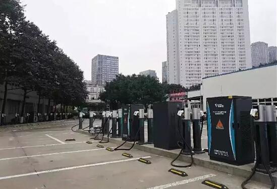 Car charging center opens in Chongqing